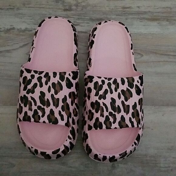 Pink slides animal print - Picture 4 of 9
